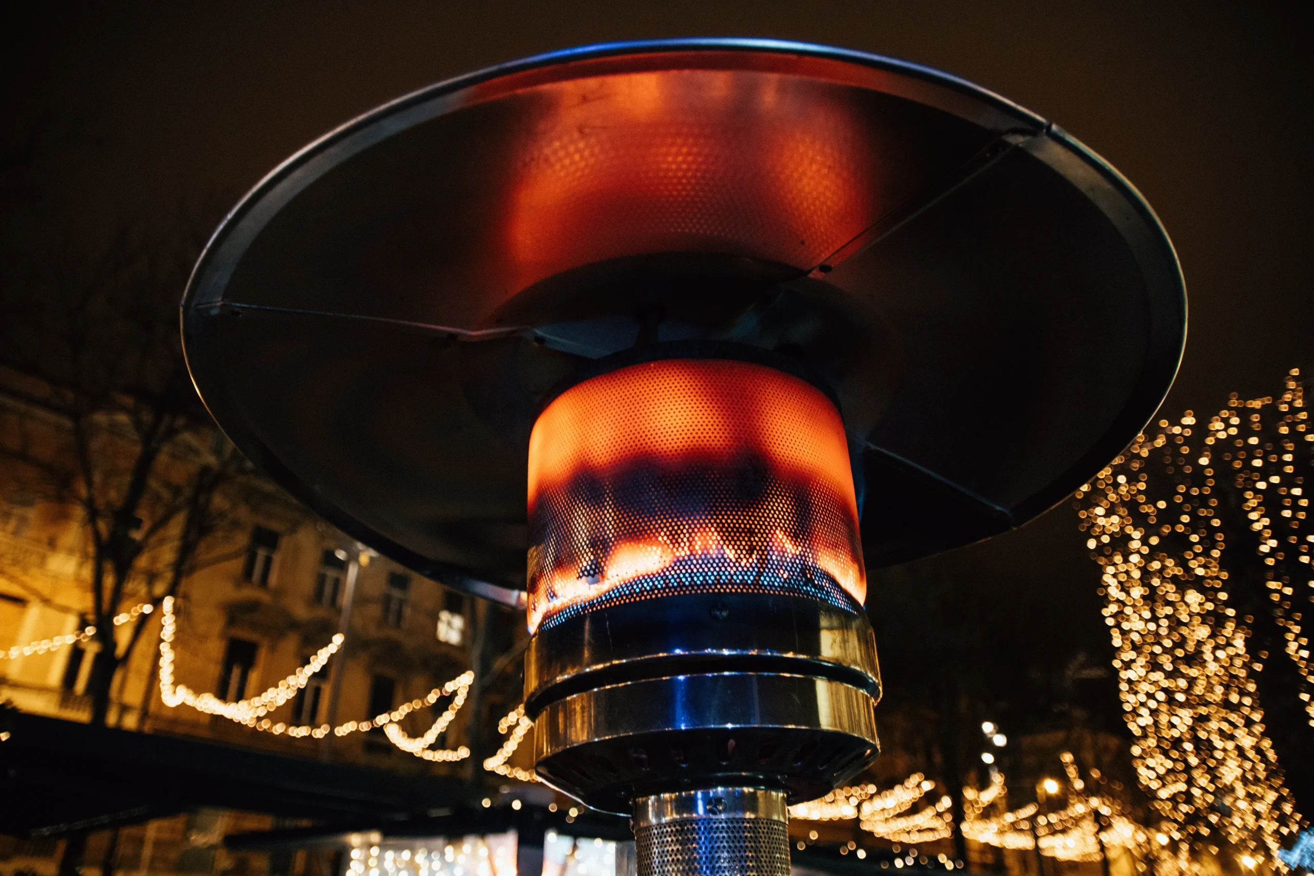 A mushroom heater with a kerosene use to heat it.